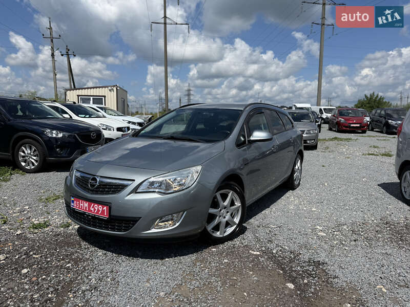 Opel Astra 2011