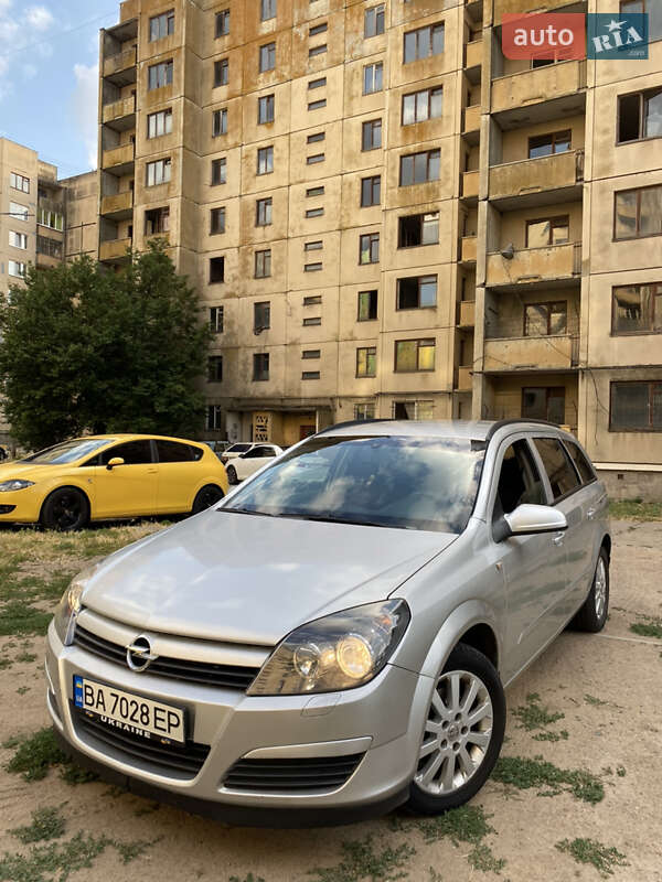 Универсал Opel Astra 2005 в Долинской