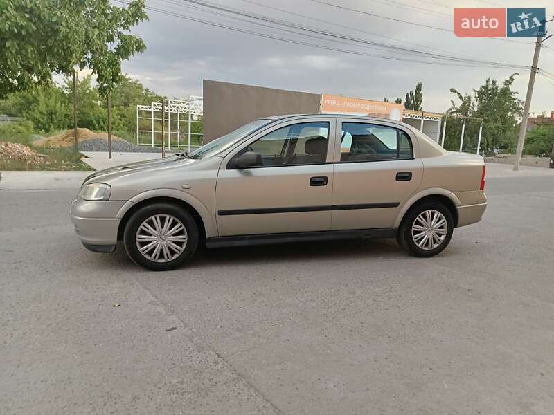 Седан Opel Astra 2008 в Новому Бузі