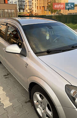Универсал Opel Astra 2010 в 