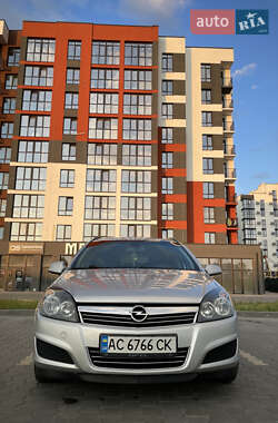 Универсал Opel Astra 2010 в 