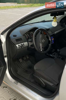 Универсал Opel Astra 2010 в 