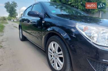 Хэтчбек Opel Astra 2007 в 