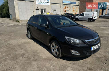 Универсал Opel Astra 2011 в 