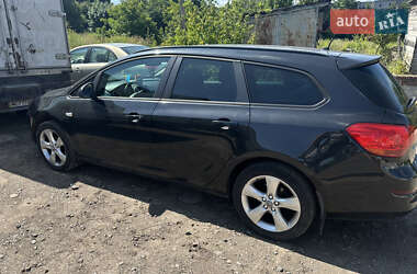 Универсал Opel Astra 2011 в 