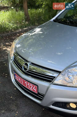 Универсал Opel Astra 2008 в 