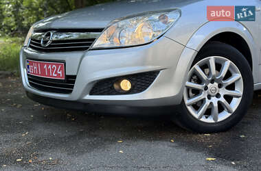 Универсал Opel Astra 2008 в 