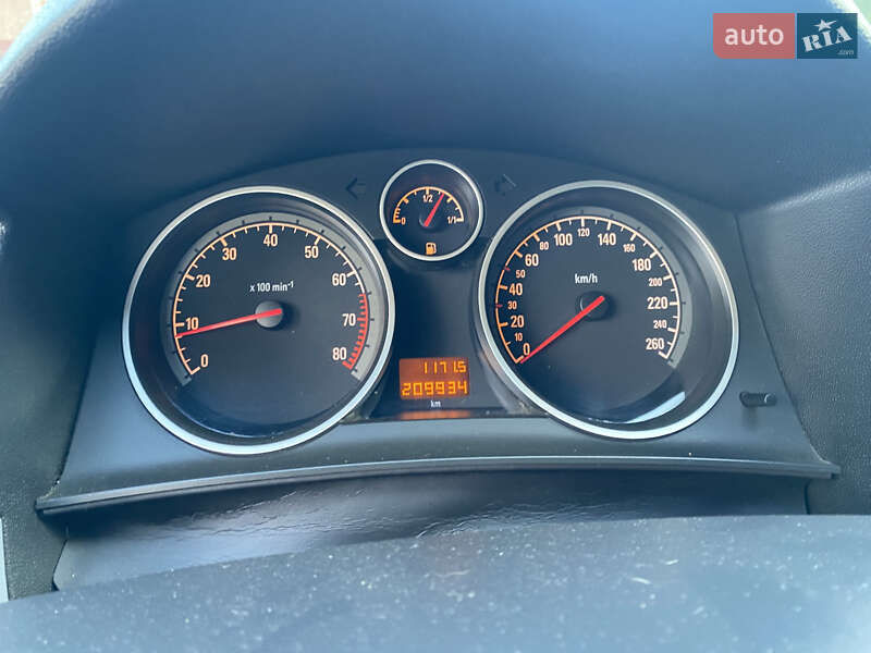 Универсал Opel Astra 2004 в Черновцах
