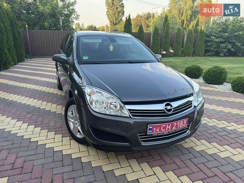 Opel Astra 2010 Opel Astra 2010