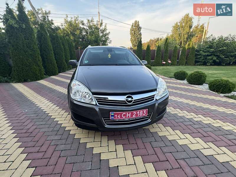 Универсал Opel Astra 2010 в Виннице