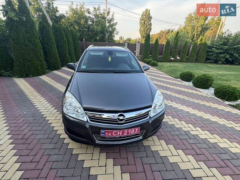Универсал Opel Astra 2010 в Виннице