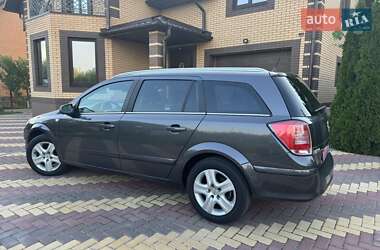 Універсал Opel Astra 2010 в Вінниці