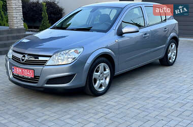 Хэтчбек Opel Astra 2009 в Умани