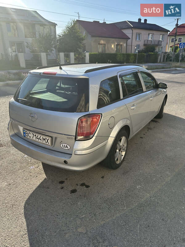 Универсал Opel Astra 2006 в Львове