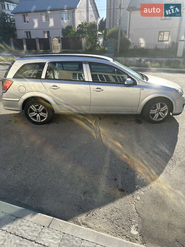 Универсал Opel Astra 2006 в Львове