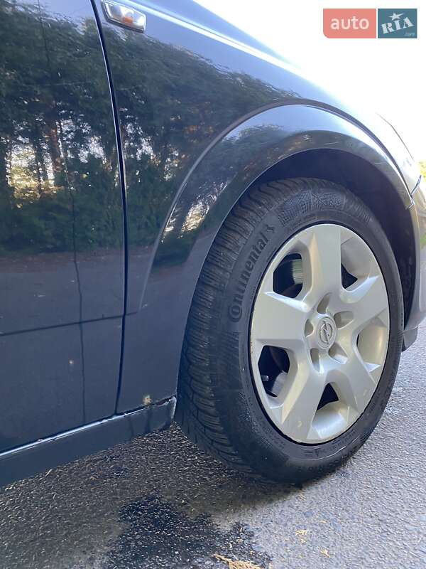 Универсал Opel Astra 2004 в Луцке