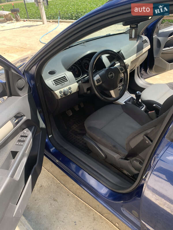 Универсал Opel Astra 2007 в Дублянах
