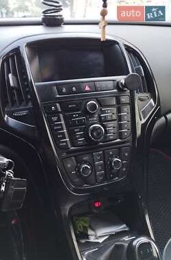 Универсал Opel Astra 2013 в 