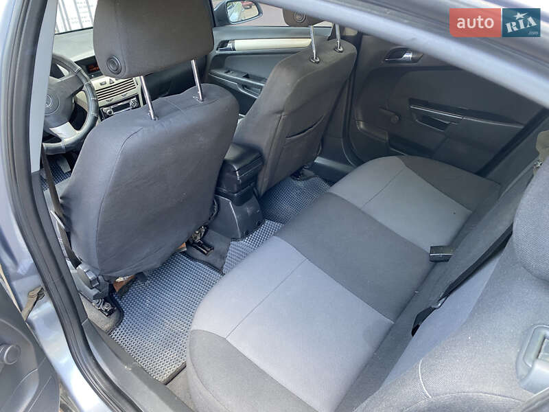 Седан Opel Astra 2008 в Калуше
