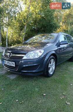 Универсал Opel Astra 2009 в Золочеве