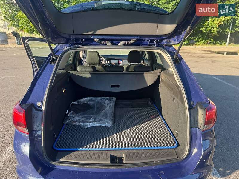 Универсал Opel Astra 2016 в Борисполе