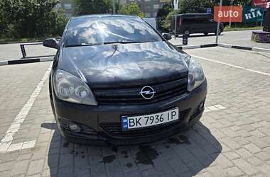 Хэтчбек Opel Astra 2005 в Ровно