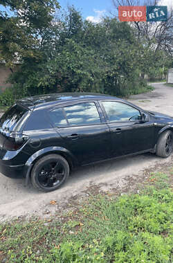 Хэтчбек Opel Astra 2012 в 
