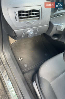 Хэтчбек Opel Astra 2012 в 