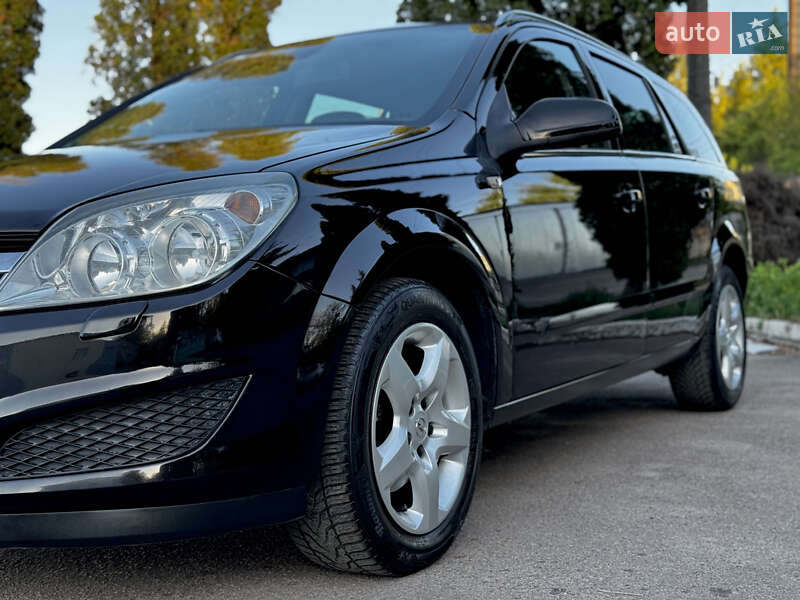 Универсал Opel Astra 2007 в Дубно