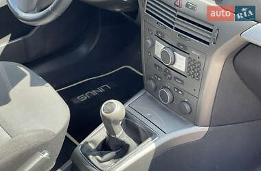 Універсал Opel Astra 2005 в 