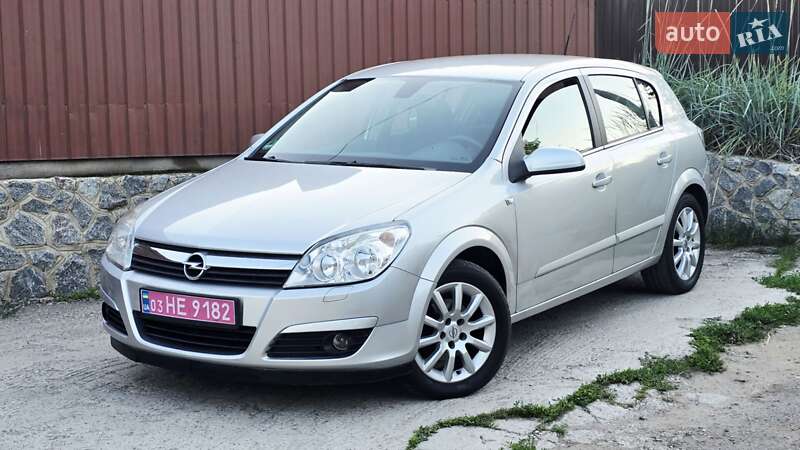Хетчбек Opel Astra 2004 в Полтаві