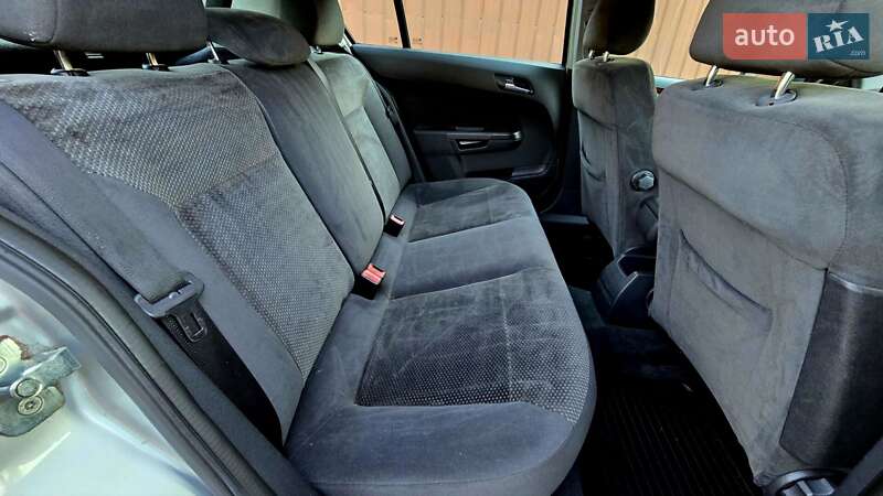 Хетчбек Opel Astra 2004 в Полтаві
