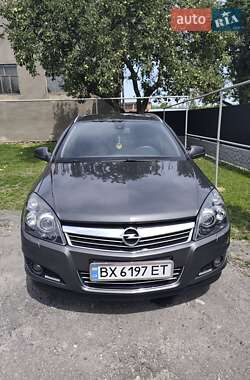 Універсал Opel Astra 2010 в Полонному