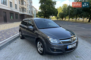 Хэтчбек Opel Astra 2012 в Николаеве