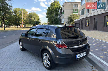 Хэтчбек Opel Astra 2012 в 