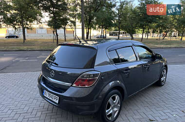 Хэтчбек Opel Astra 2012 в 