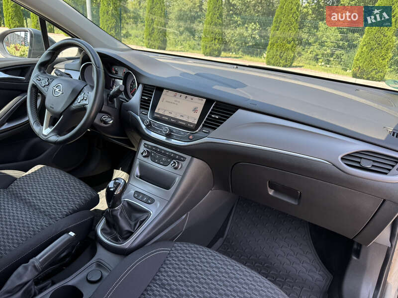 Универсал Opel Astra 2016 в Хмельницком