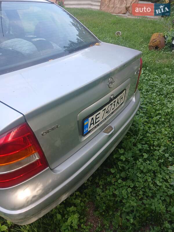 Седан Opel Astra 2003 в Харькове