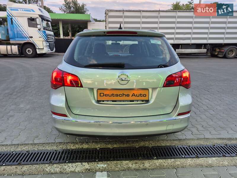 Універсал Opel Astra 2015 в Одесі