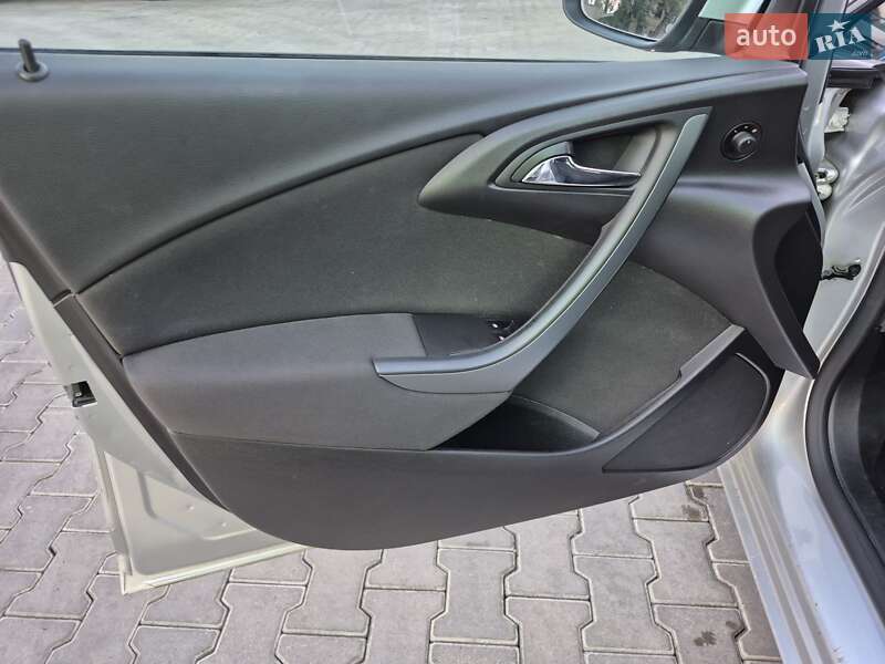 Універсал Opel Astra 2015 в Одесі