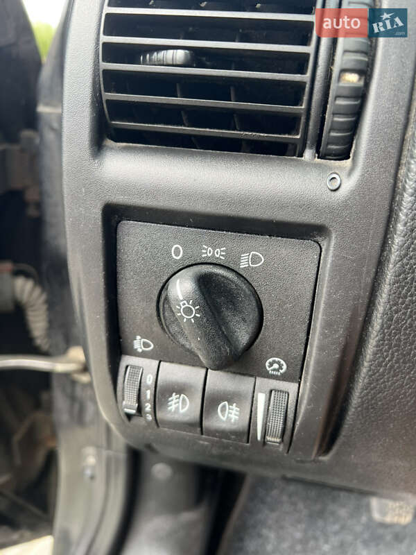 Седан Opel Astra 2007 в Львове