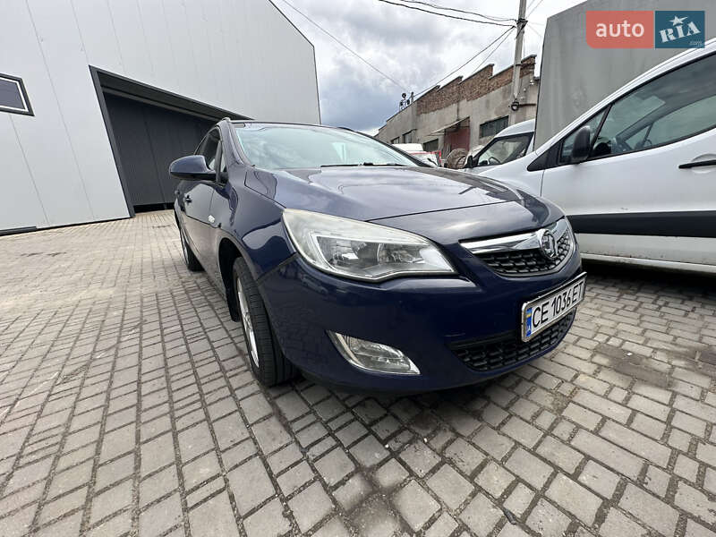 Універсал Opel Astra 2011 в 