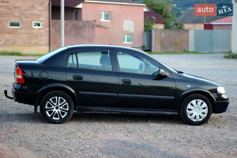Седан Opel Astra 2008 в Кременце