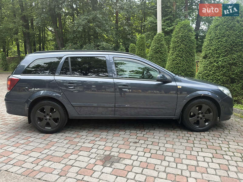 Универсал Opel Astra 2008 в Трускавце
