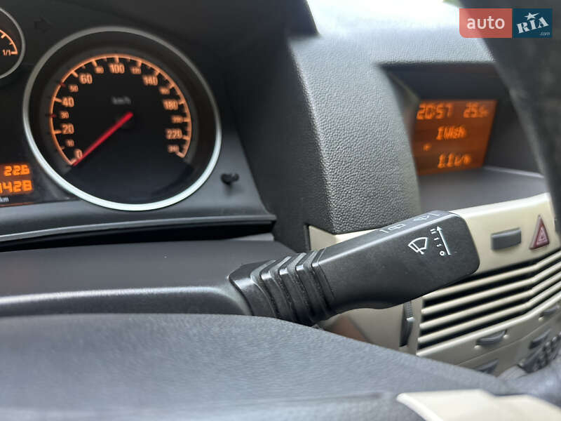 Универсал Opel Astra 2008 в Трускавце