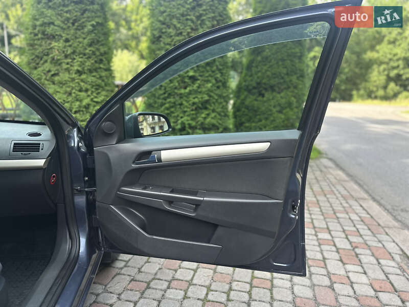 Универсал Opel Astra 2008 в Трускавце