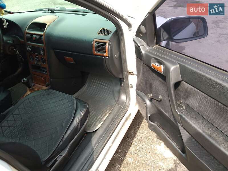Универсал Opel Astra 1999 в Староконстантинове