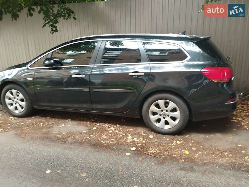Універсал Opel Astra 2013 в Києві