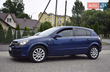 Хэтчбек Opel Astra 2004 в 