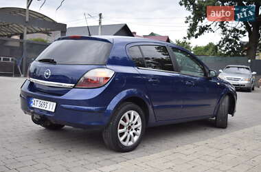Хэтчбек Opel Astra 2004 в 